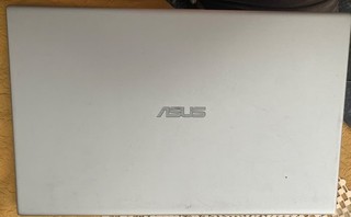 Asus VivoBook X712F 17" Core i5 1.6 GHz 8 Go DDR4 clavier AZERTY Français HS