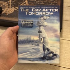 The Day After Tomorrow Widescreen Edition DVD with Slipcover - Jake Gyllenhaal