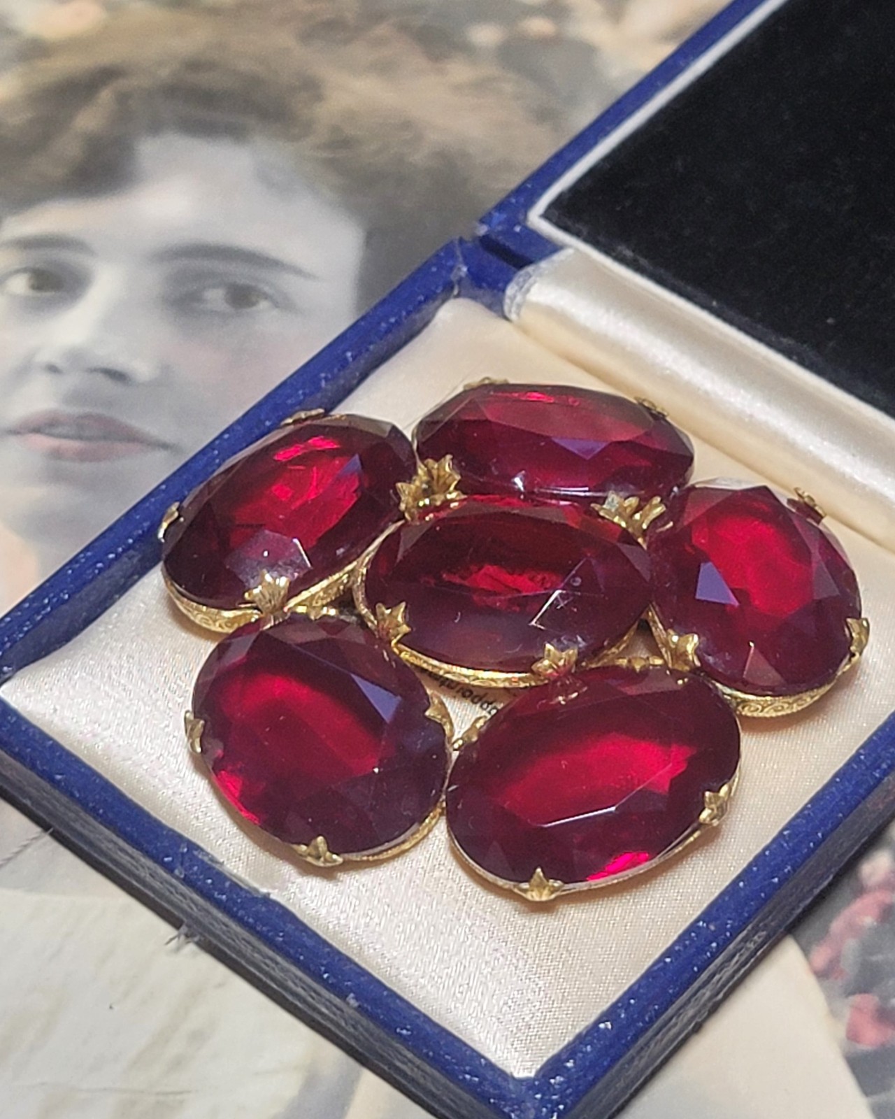 STUNNING VINTAGE LARGE OPEN BACK RUBY RED GLASS B… - image 2