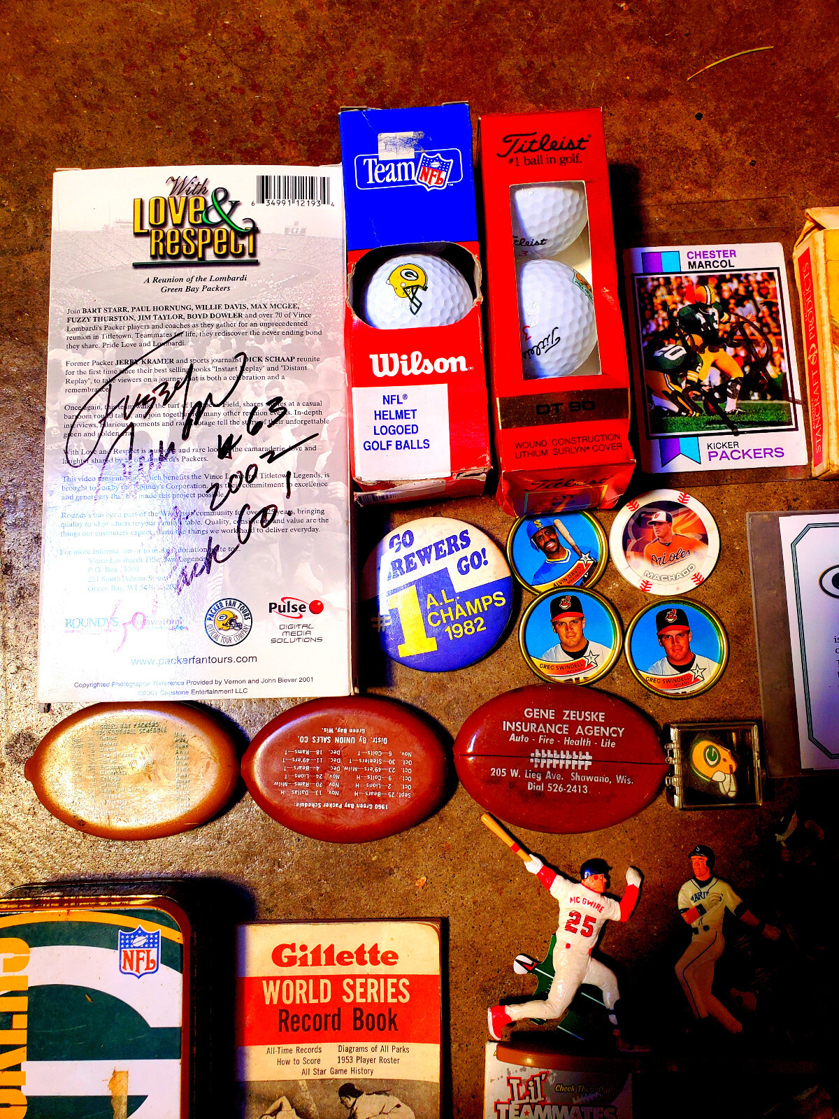 Lot of Green Bay Packers Memorabilia Autographs Teenymates Pins Coins