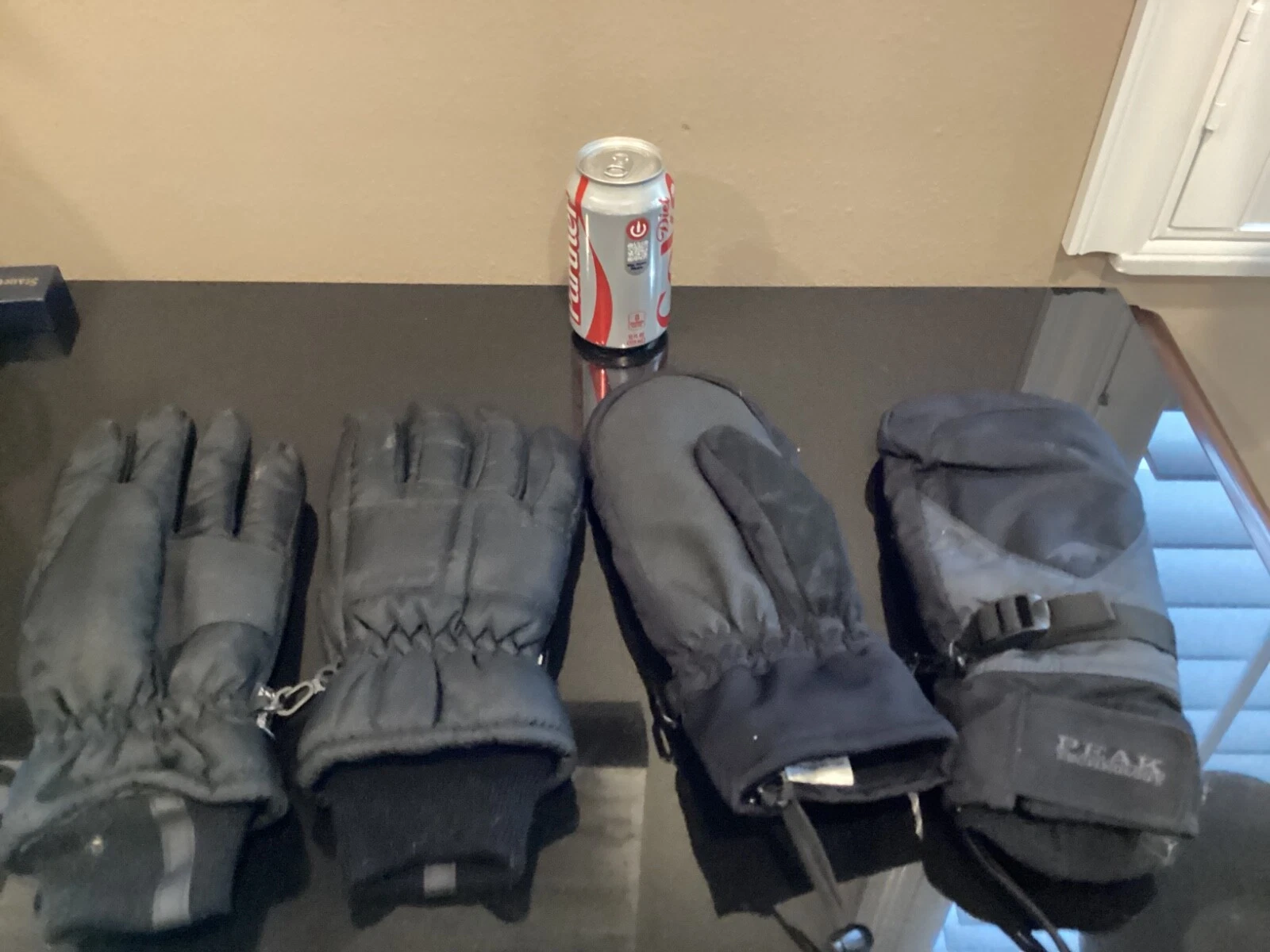 2 pair Glove / mitten Men’s Black Winter Gloves L/xl