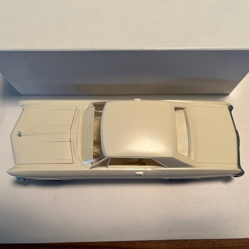 1965 Buick Riviera Plastic Promo Model 1/25 Scale White - Picture 2 of 11