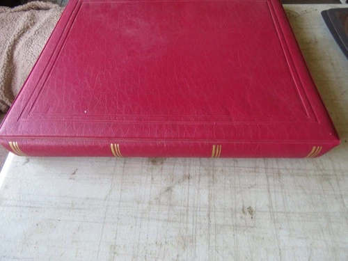 STAMP ALBUM ASORTED COUNTRYS  AS PHOTOS