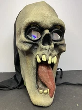 VTG Halloween Mask 1995 Paper Magic Group, Skull Zombie Scream Hologram Eyes