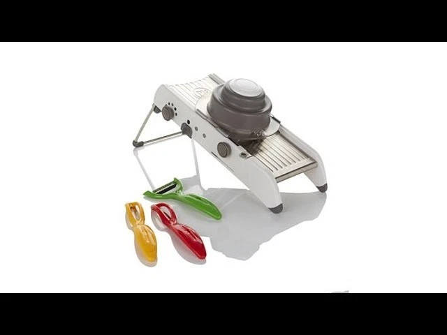 New Progressive PL8 Professional Mandoline Slicer in Red w/ Snap-Fit Peelers