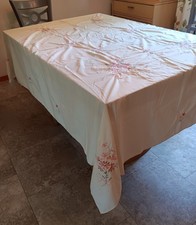Embroidered Daisy Cream Colored Tablecloth 8 Napkins Some Unused with Tag