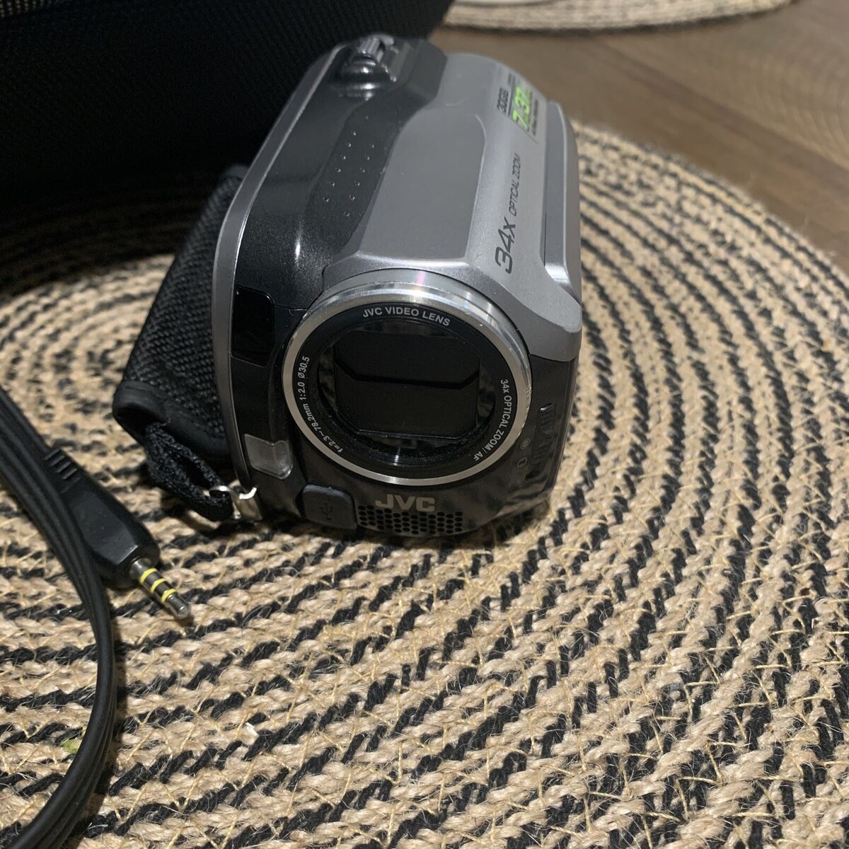 JVC Everio GZ-MG130U 30GB Hybrid HDD Camcorder 34x Optical JVC Everio GZ-MG130U 30GB Hybrid HDD Camcorder 34x Optical