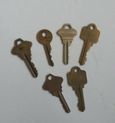 Vintage KEYS VARIOUS UNIQUE MAKERS LOT OF 6 Schlage Curtis Cole Arrow Hudson 