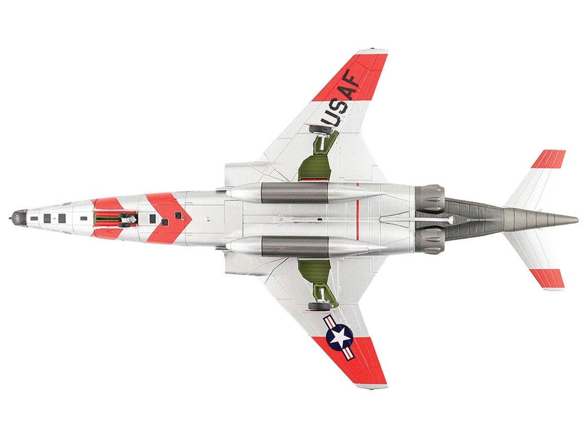 ホビーマスター 1/72 McDonnell RF-101 Voodoo Amazon.com: Mcdonnell RF-101C Voodoo Fighter Aircraft