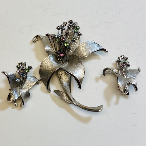 Calla Lilly Brooch Matching Clip On Earrings Vintage Costume Jewelry Regency