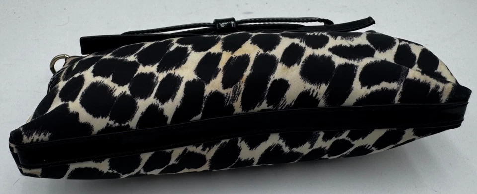 Bolso sin asas Kate Spade New York para mujer beige negro estampado de leopardo Foto 4 de 4