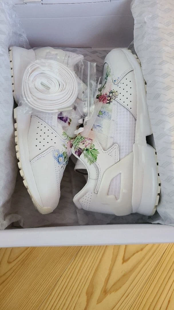 Preços baixos em adidas Meissen x ZX 10000 A-ZX Series - Floral