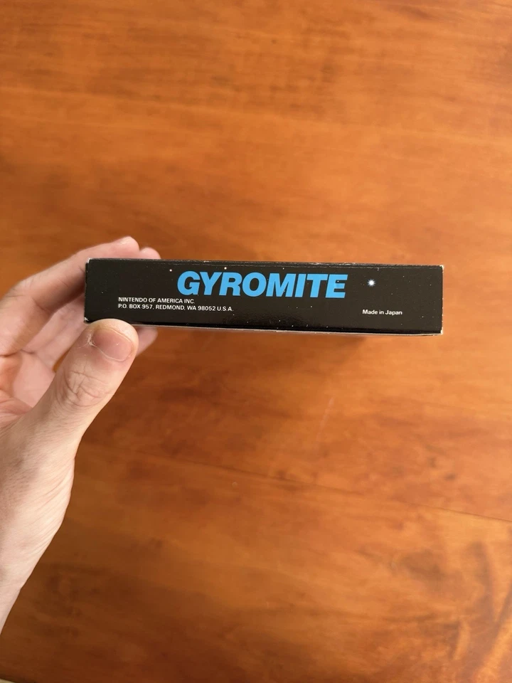 Gyromite (Nintendo NES) Excellent Condition 5 Screw Hangtab Intact CIB w/ Poster - Image 4 of 4