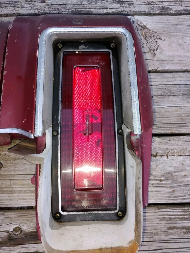 Oldsmobile 442 Cutlass Hurst 1973 montaje de luz trasera izquierda/derecha original de fábrica Foto 2 de 4