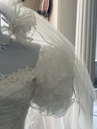 Braut leuchtende Brautkleider Kathedrale mit langer Plissee Sweep Schleppe Satin - Bild 16 von 23