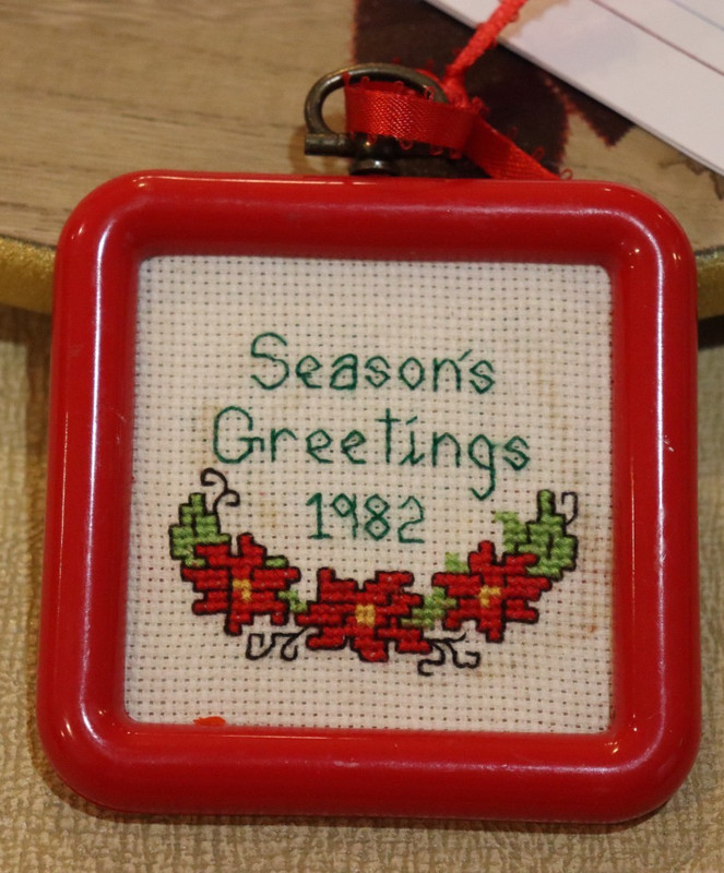 Stitch N Frame Square Seasons Greeting 1982 Ornament