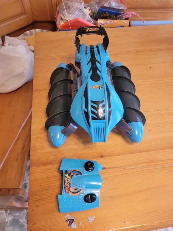 Vintage Hot Wheels RC Terrain Twister Vehicle Toy w Remote