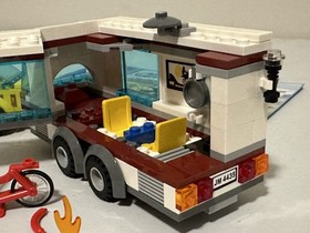 LEGO City: Car and Caravan (4435) 99% complete, Please Read