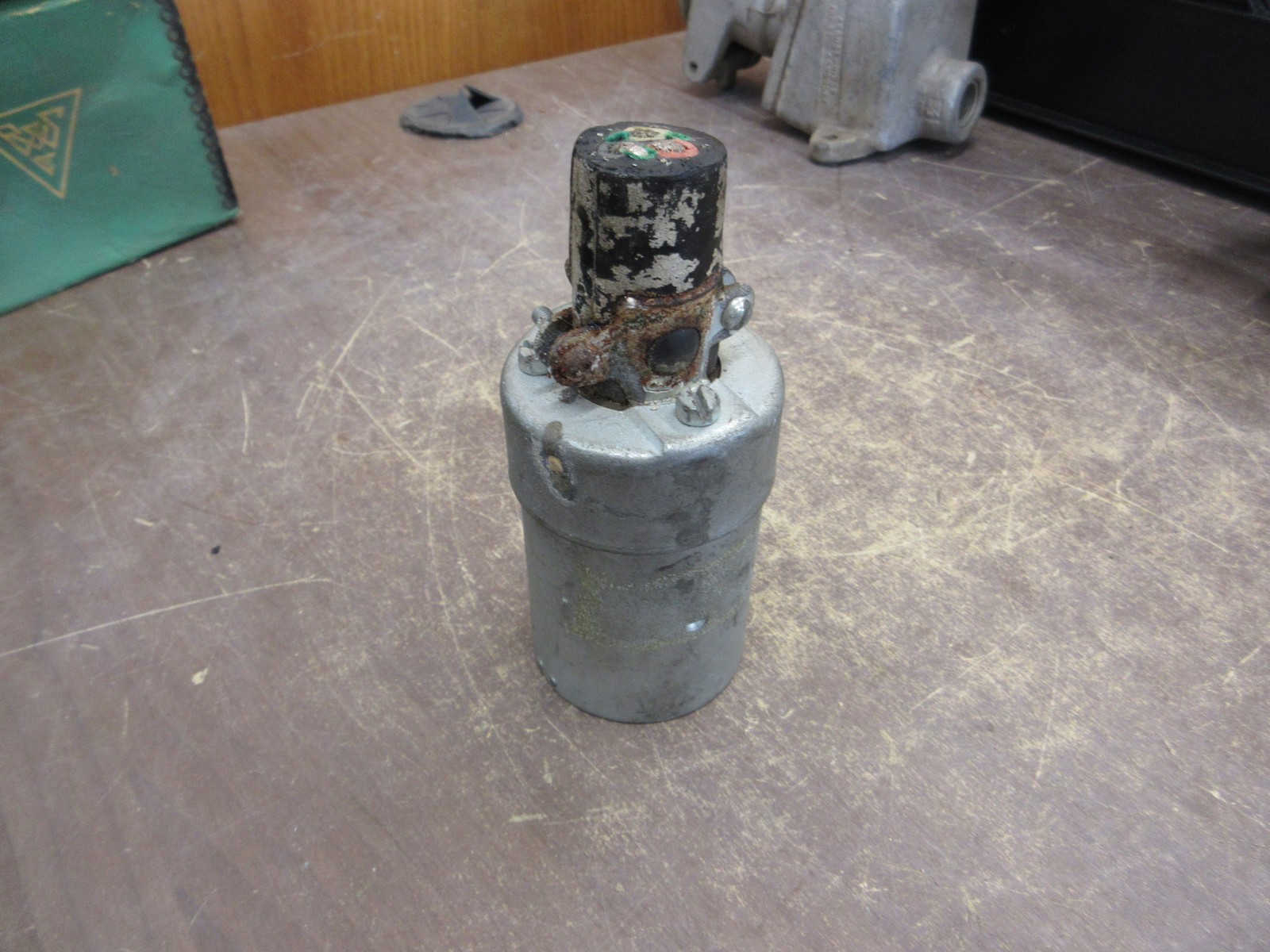 Hubbell Twist-Lock Plug 50A 600V Grounded Used | eBay