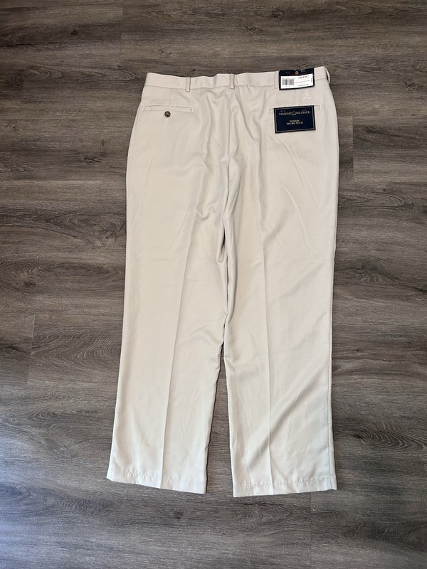 New Tommy Hilfiger 40x30 Mens Micro Tech Traveler Flat Front Pants Tan NWT