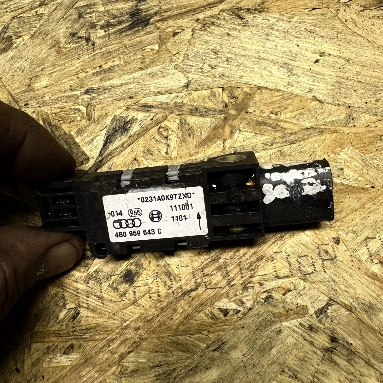 Audi Bosch 4B0 959 643 C stamped part number label