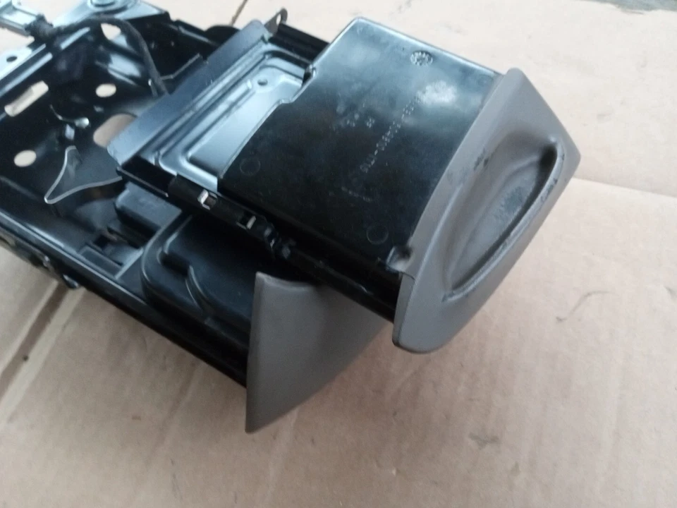 Ford F150 1998-2003, Expedition tablero extraíble portavasos con cenicero Foto 3 de 4