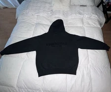 Size Small — Essentials Fear Of God Black Hoodie