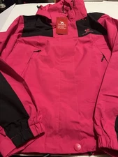Brand New Camel Crown Women’s Rain Jacket Size XL (Rose Red)