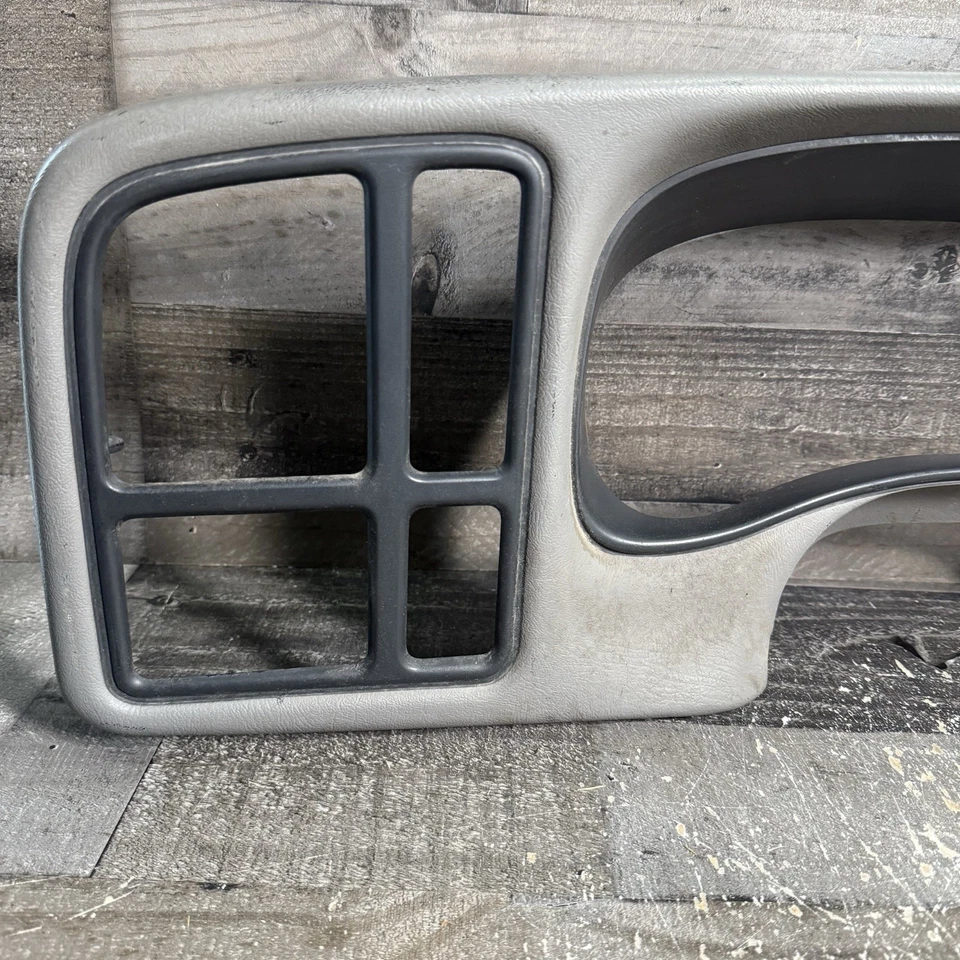 Chevrolet Silverado 1999-2002 velocímetro tablero bisel panel moldura envolvente gris Foto 2 de 4