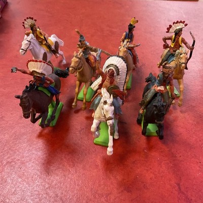 Vintage BRITAINS Deetail Indianer Indianer Spielfiguren auf Pferden 70er Jahre