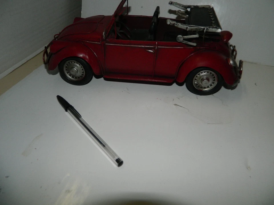 Volkswagen Maggiolino cabrio in latta, lunghezza 32 cm. ottime condizioni - Immagine 4 di 4