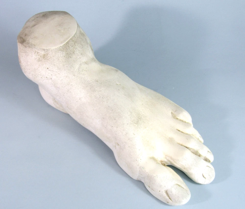 MICHELANGELO's DAVID FOOT SCULPTURE Vintage Plaster Pop Art Statue Wall Hanging - Image 2 of 4