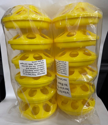 NEW MANNA PRO 8 HOLE CHICK BASE POLY CHICKEN BIRD HEN ROOSTER POULTRY FEEDER