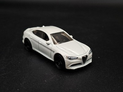 Matchbox - 2016 Alfa Romeo Giulia - 1-100: MBX City - 2021 - Thailand