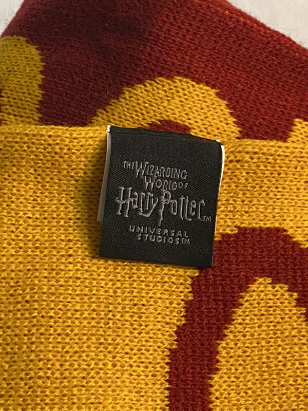 Universal Studios Wizarding World of Harry Potter Gryffindor Reversible Scarf BN