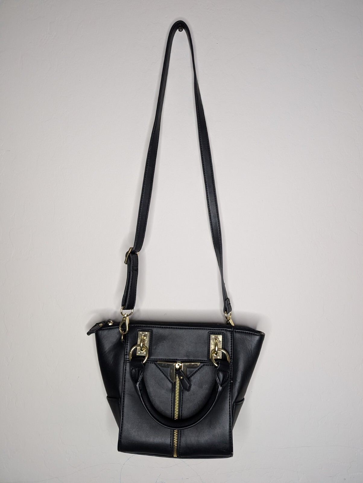Used Black Danielle Nicole Handbag - image 3