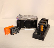 Fujifilm X-M5 [BODY ONLY] (Silver/Black) with Grip + 5 Batteries