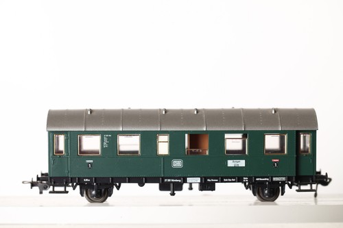 Fleischmann H0 Personenwagen 1.Kl. DB 27 261 mit Inneneinrichtung  grün (352823) | Condition: Gebraucht