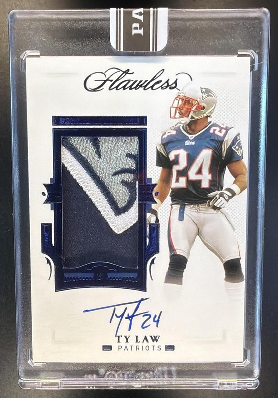 2024 Panini Flawless Ty Law Shield Signatures 1/1 #20 Auto Patriots