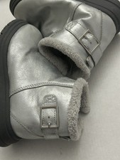 Oshkosh Bgosh Girls Size 9M Silver Faux Fur Accented Size Zip Boots
