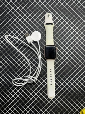 Apple Watch Series 6 40mm GPS Rose Gold Aluminum