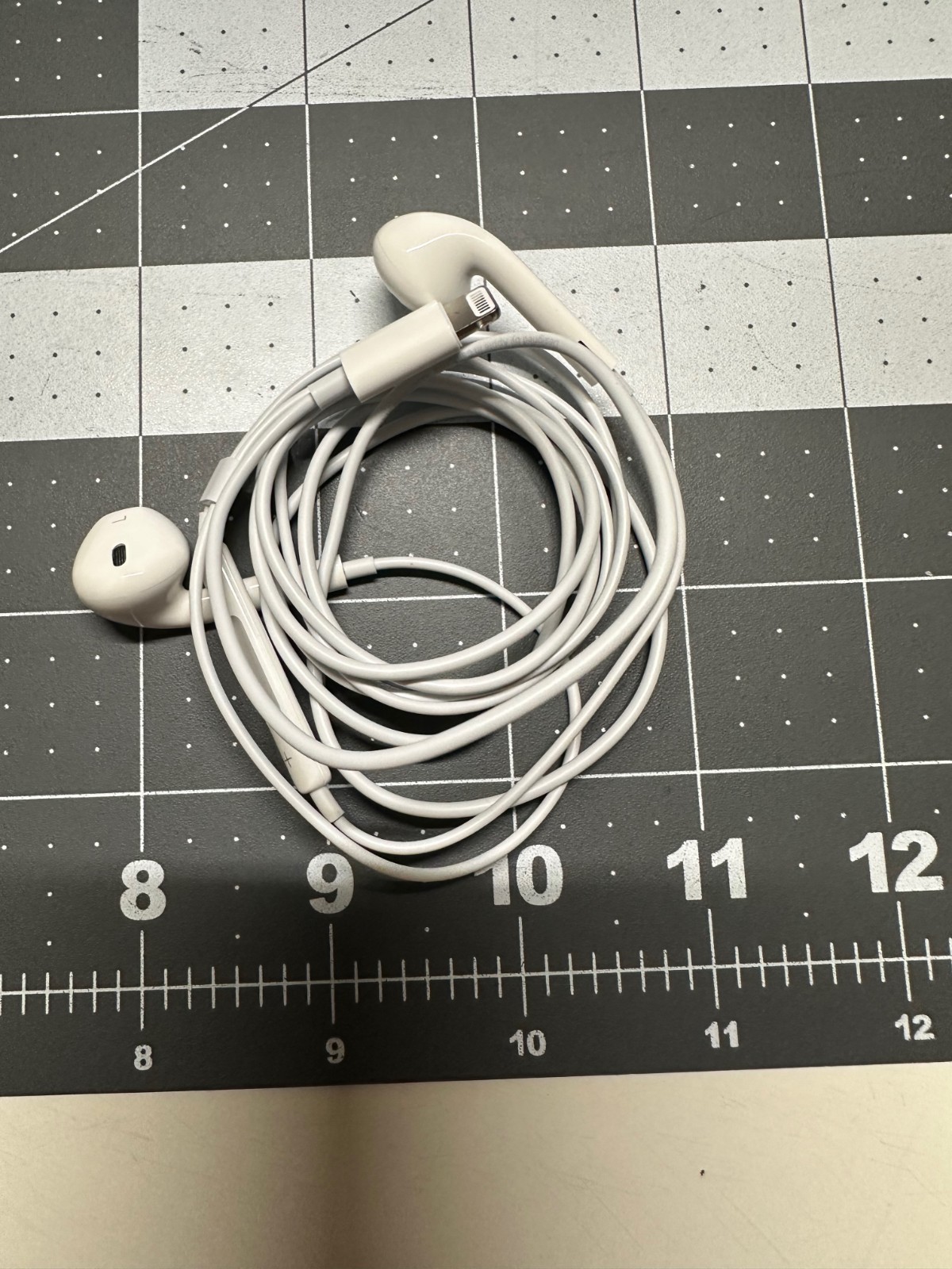 New OEM Apple Ear Pods with Lightning Connector In Ear Canal Headset White
