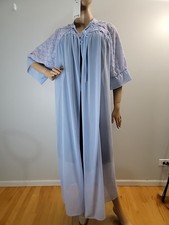 Vintage UNIONMADE All Nylon Sky Blue Robe Lavender Lace Detail Size M