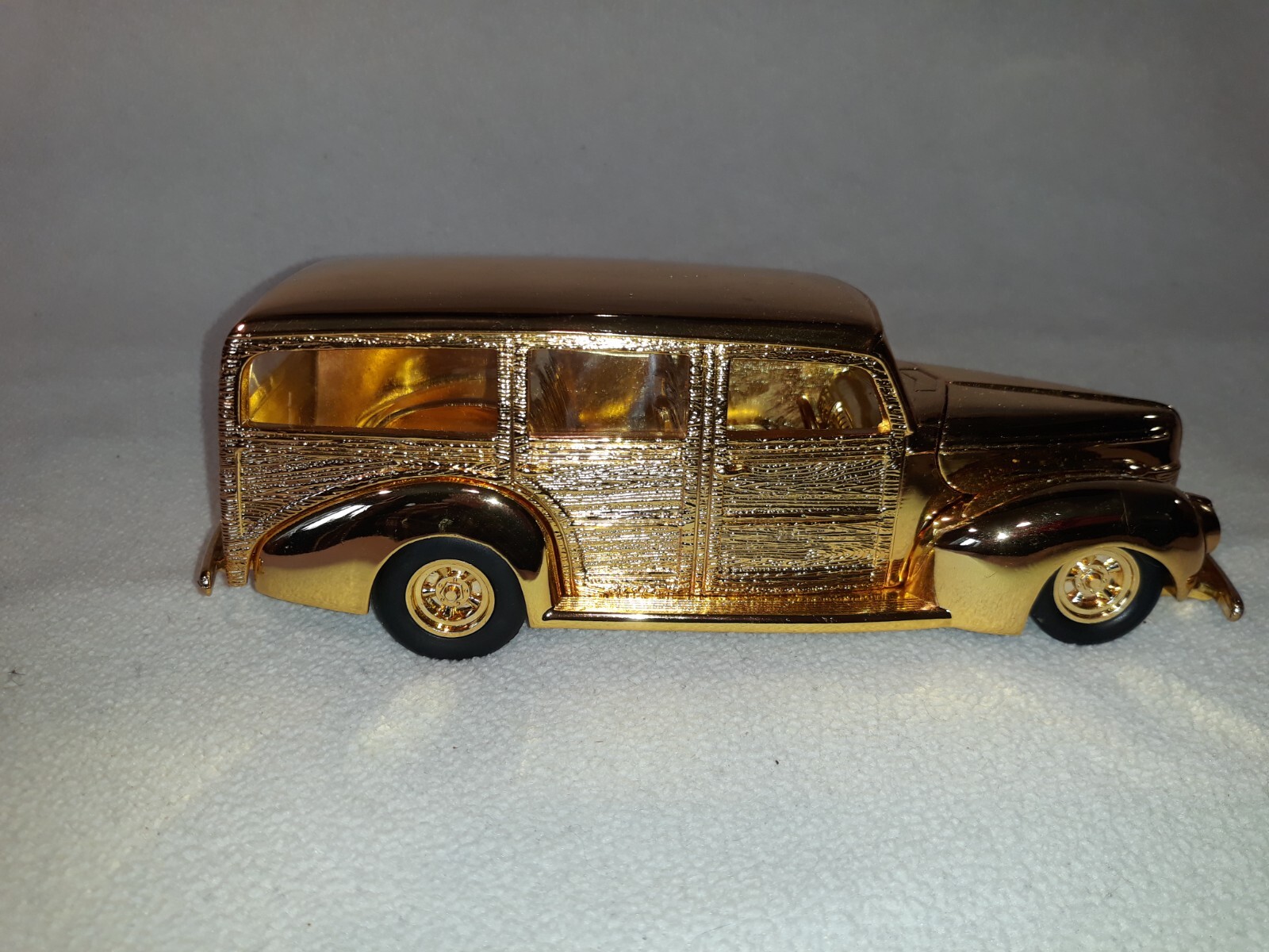 GOLD-PLATED Vintage 1998 Racing Champions 1/24 Hot Rod Mag 40 Ford Woodie W/box