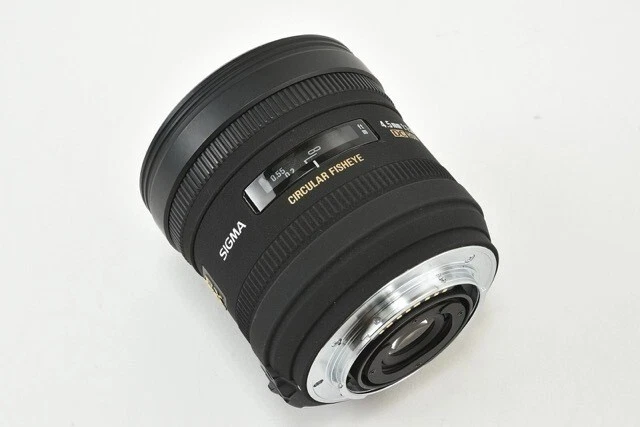 Sigma 4.5mm F2.8 DC HSM CIRCULAR FISHEYE SONY A mount with case Used Item - Image 2 of 4