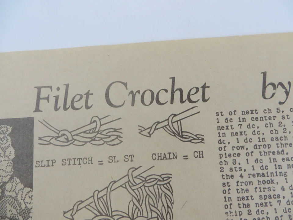 Vintage 60's Alice Brooks 5429 FILET CROCHET TABLE RUNNER Crochet Pattern - Image 4 of 4