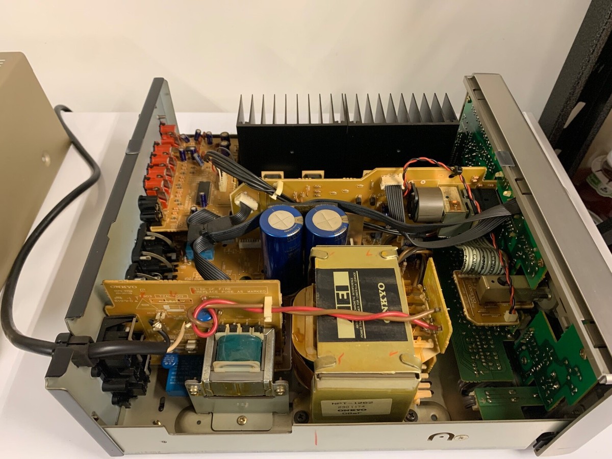 Onkyo A-922M 2x60W (4Ω) / 2x43W (8Ω) Channel Retro Classic Solid