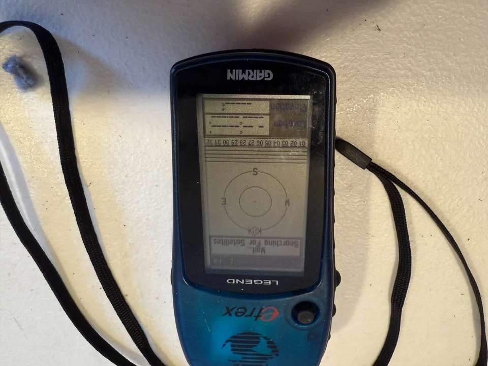 Garmin eTrex Legend Blue Handheld LCD Display Waterproof Hiking GPS Navigator - Image 2 of 4