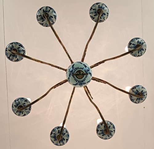 Vintage hand Painted Delft Blue white porcelain Brass Chandelier 8 lights Farm - Picture 7 of 10