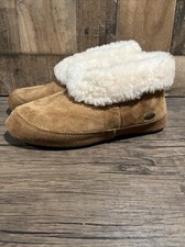 Plush Acorn Small Mens Size 9 Copper Tan Ewe Shearling Slippers Waterproof